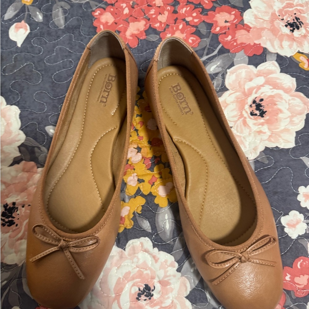 Born Tan Flats Timeless Comfort